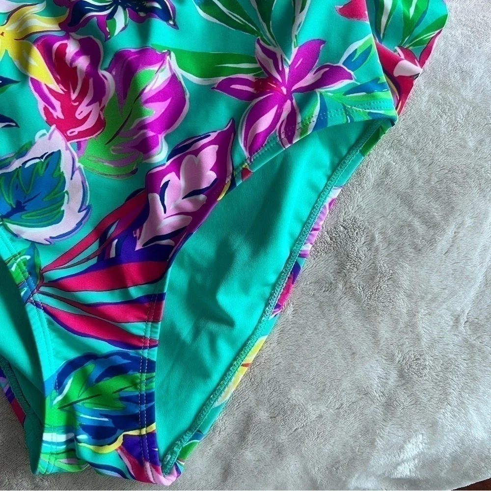 💚NWT Stella Parker Collection women’s size medium one piece swimsuit